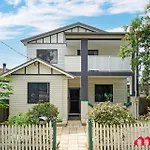 Metawise Parramatta Cozy Room With Furniture Wifi